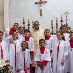 2025-coroinhas-80anos-paroquia-samz-tanque-2